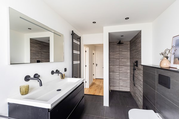 Foto - Te koop: Instapklare tussenwoning in Breda